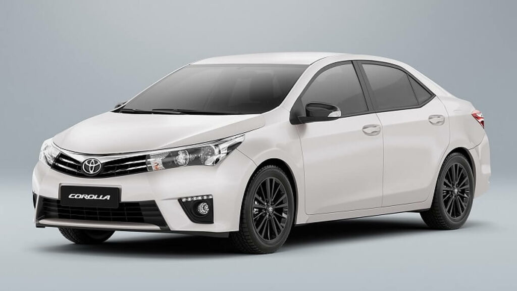 Corolla 2017 branco com rodas de liga leve pretas
