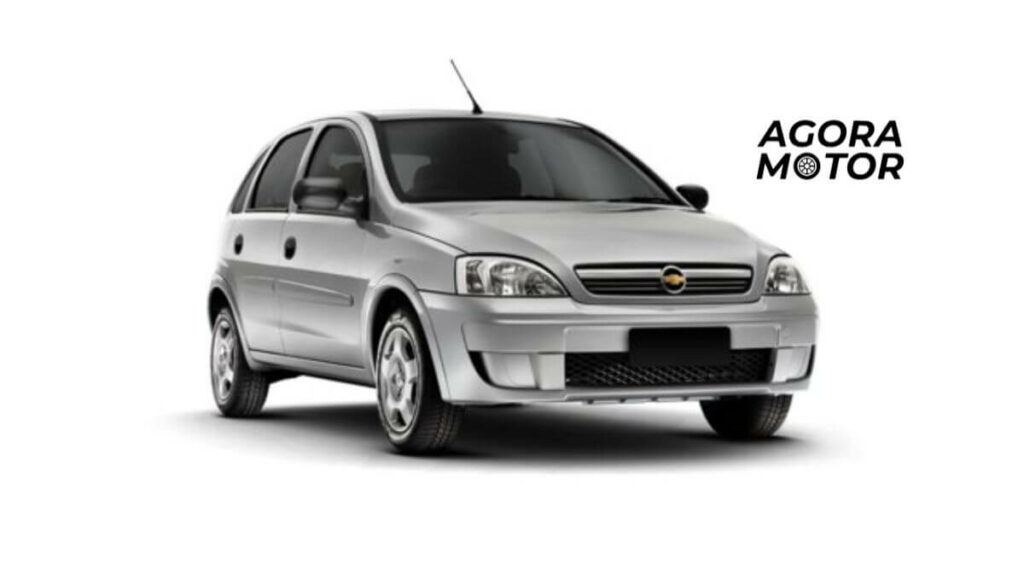 Foto de um Corsa 2000 prata