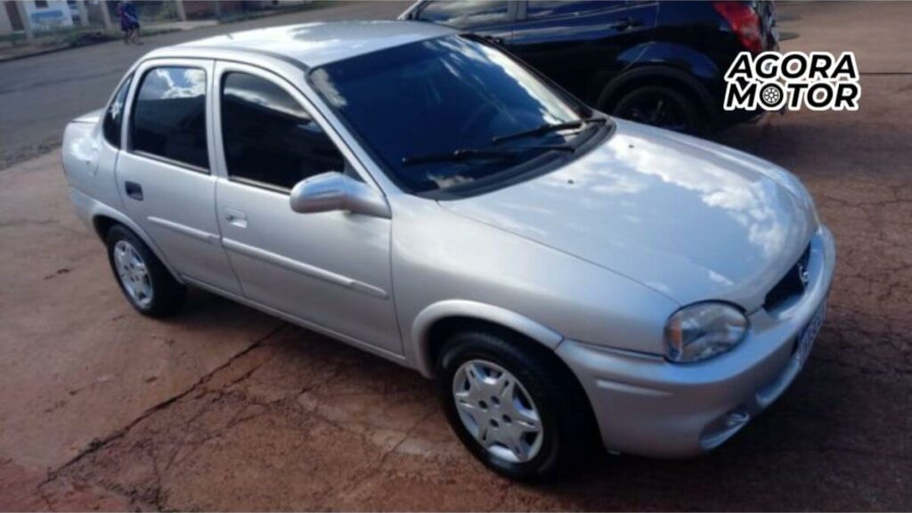 Foto de um Corsa 2001 prata