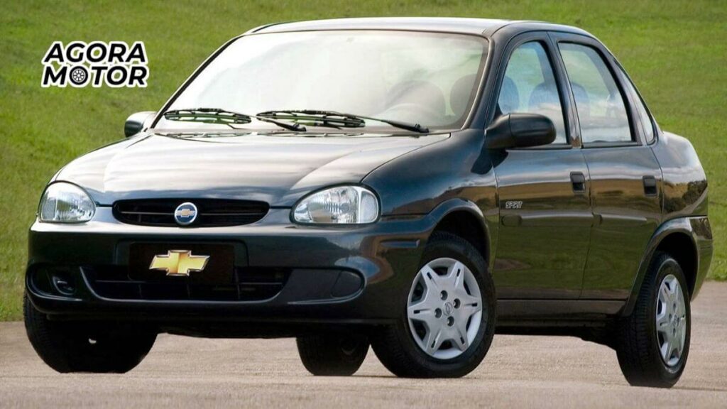 foto de um Corsa 2005 preto