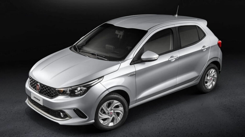 Foto de um Fiat Argo 2018 prata