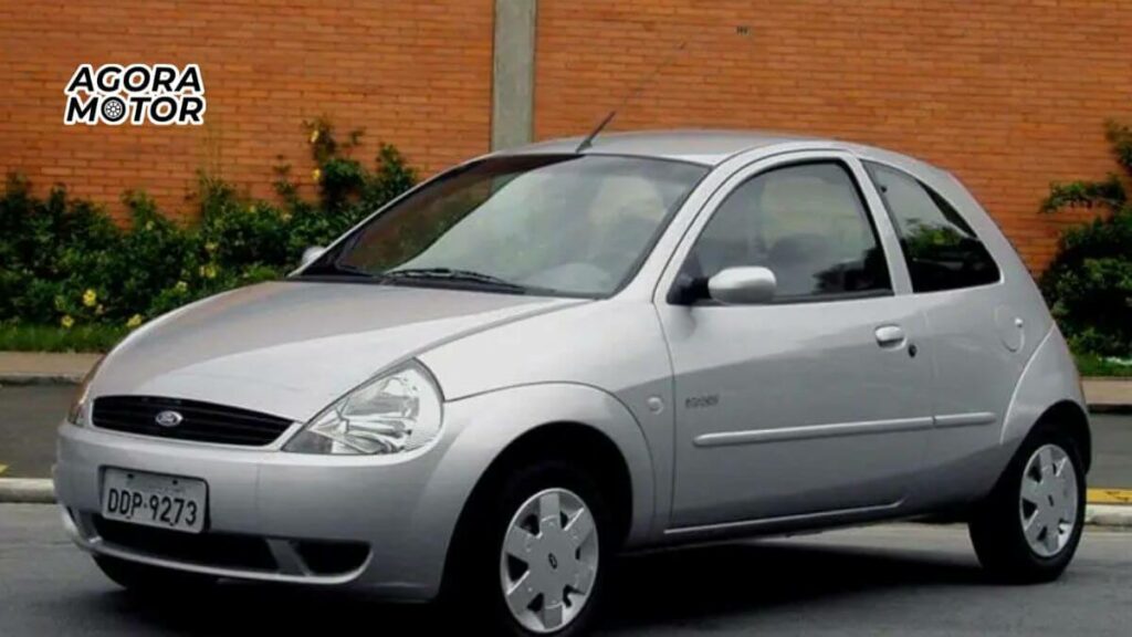 Foto de um Ford Ka 2001 cinza