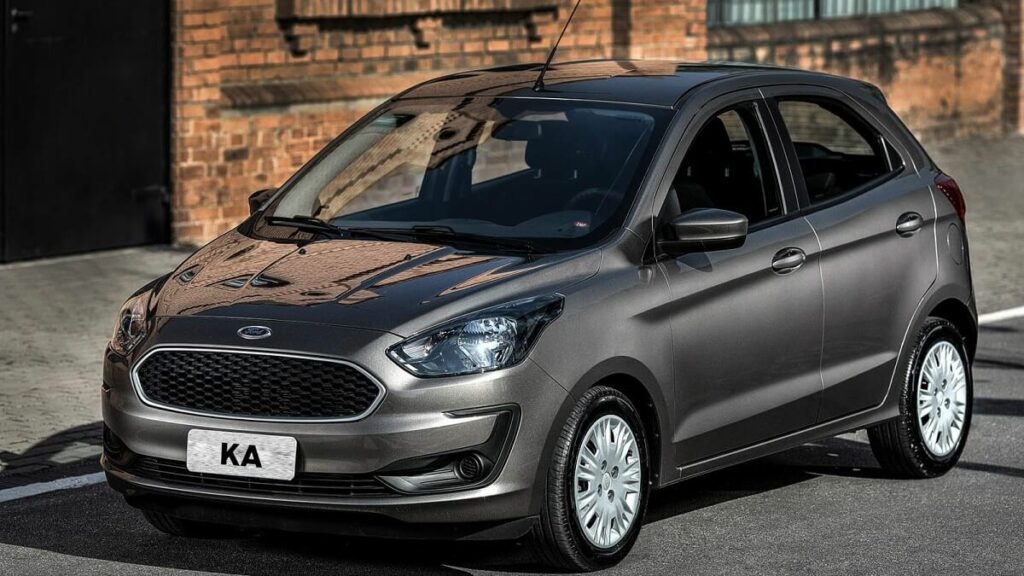 Ford Ka 2019 estacionado em uma rua