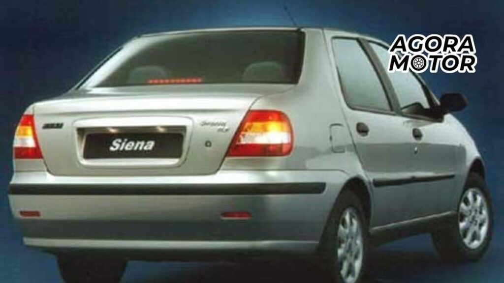 Foto de um Siena 2001 da cor prata