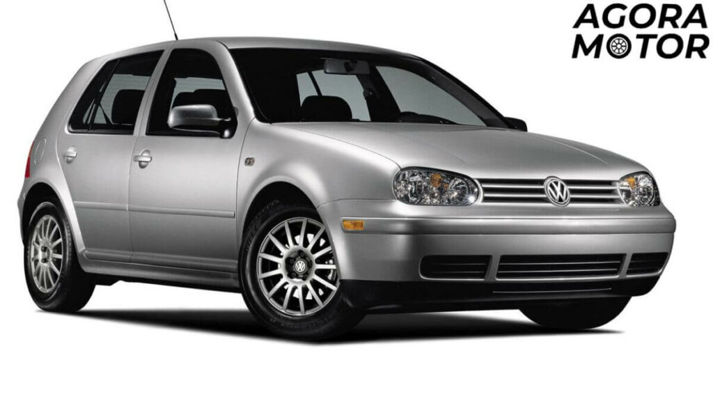 Foto de um Golf 2023 prata