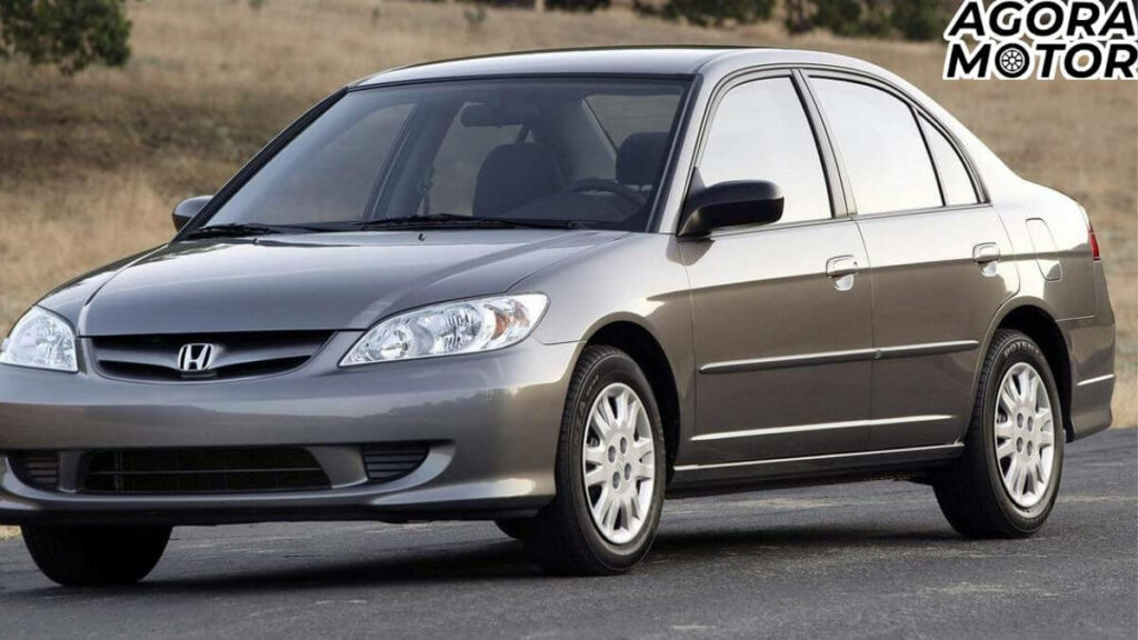 Foto de um Honda Civic 2004 prata