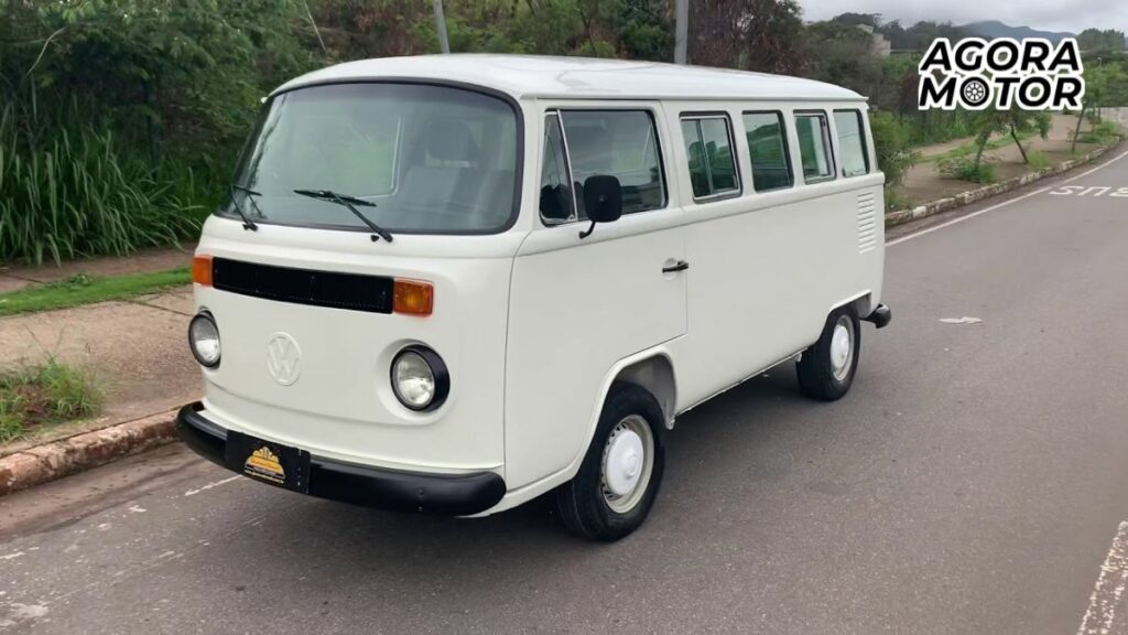 foto de uma Kombi 1992