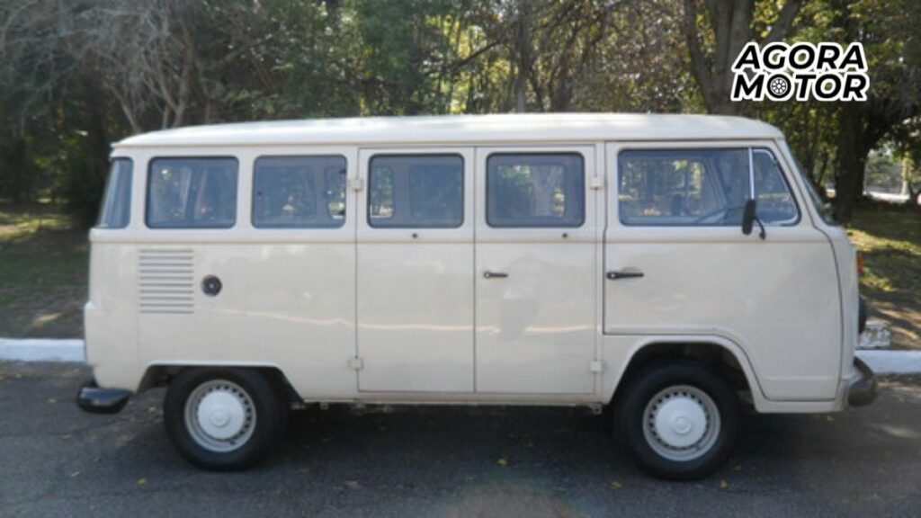 Foto de uma kombi 1994 amarela