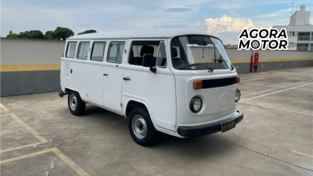 foto de uma kombi 1995