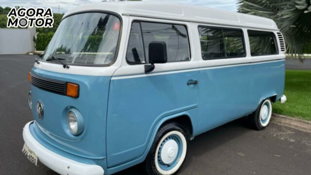 Foto de uma kombi 2003