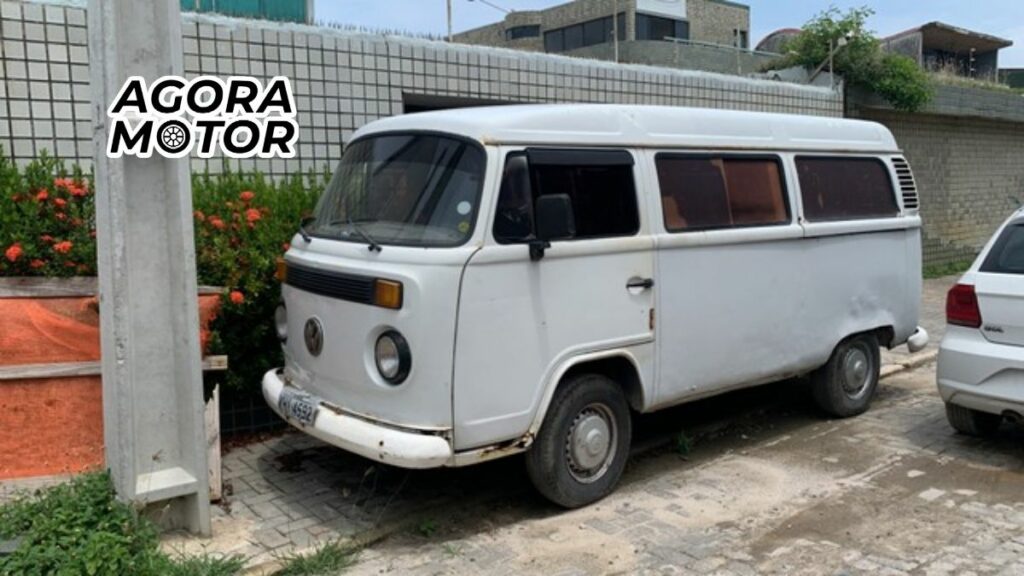 foto de uma kombi 2005