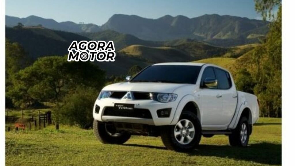 foto de uma l200 triton 2012 branca