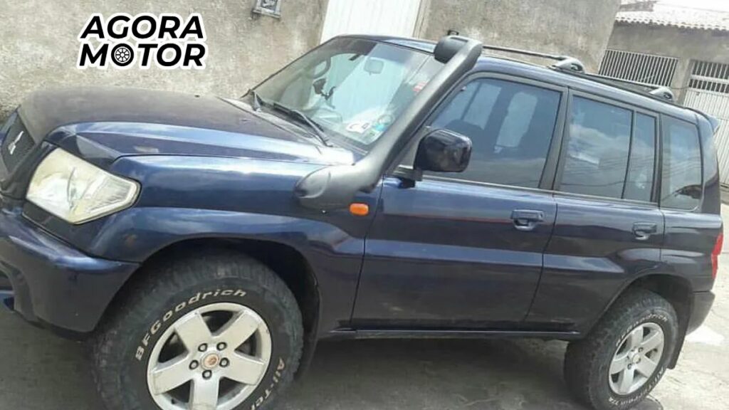 Foto de uma pajero tr4 2005