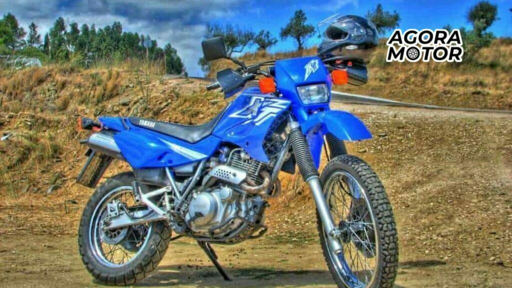 Foto de uma xt 600 2003