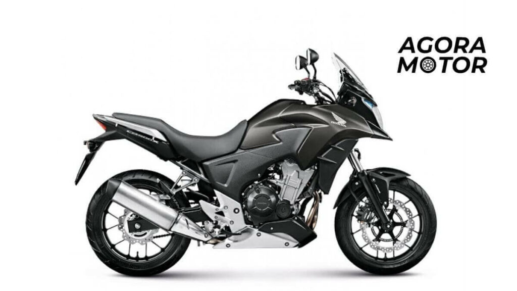 Foto de uma CB 500X 2015 preta e cinza