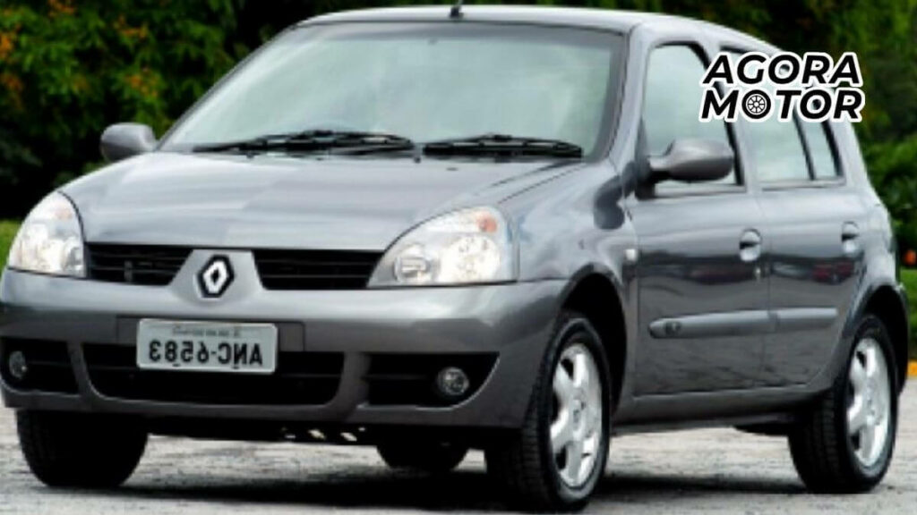 Foto de um Clio 2007 cinza