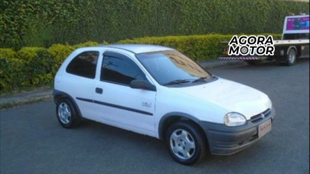 Foto de um Corsa 1996 branco