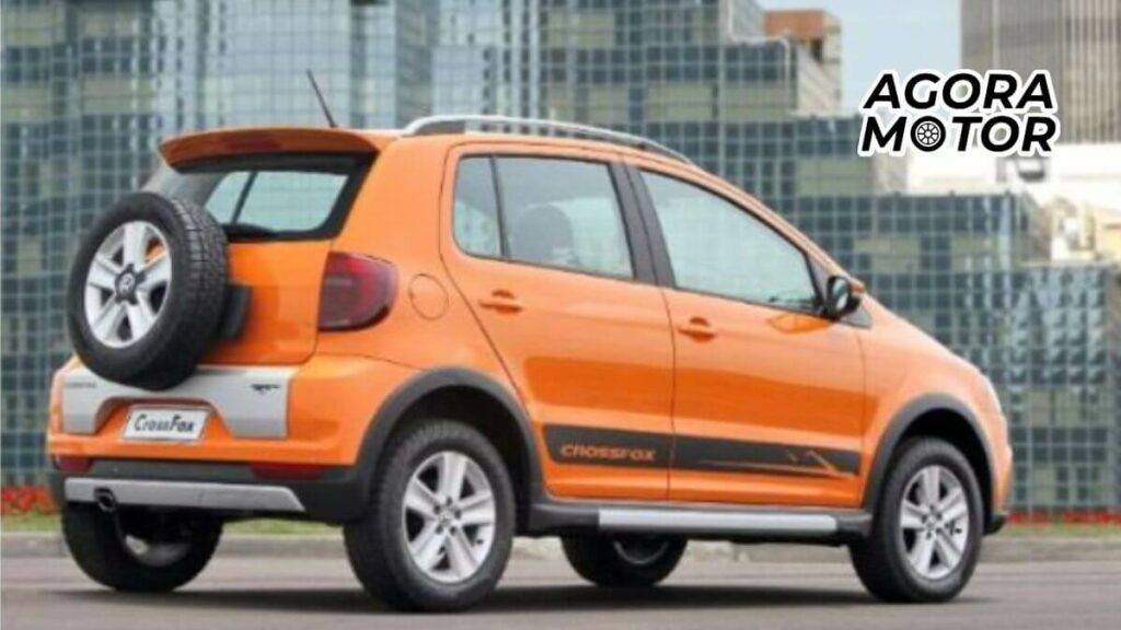Foto de um Crossfox 2011 laranja