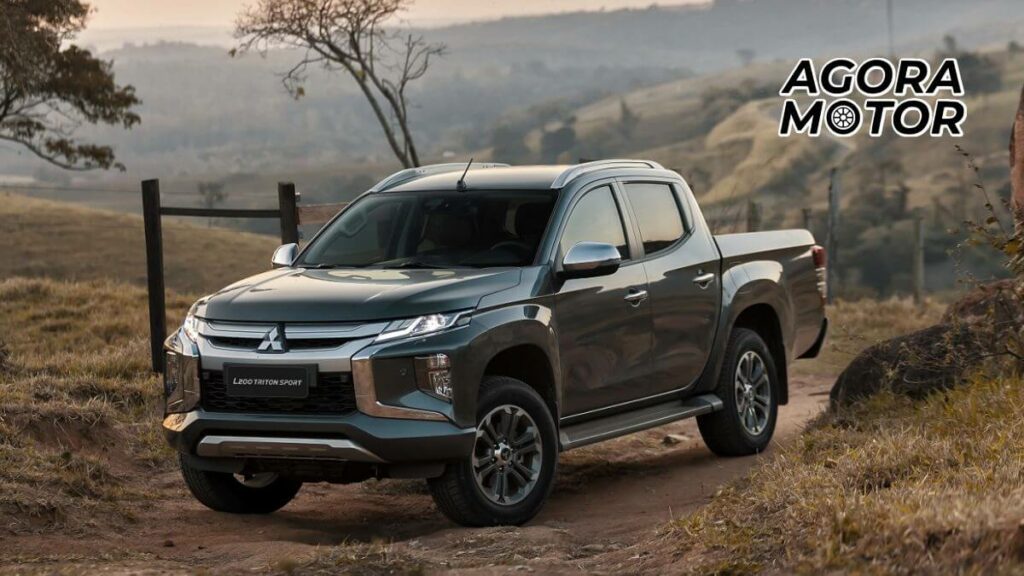 Foto de uma L200 Triton 2021 cinza