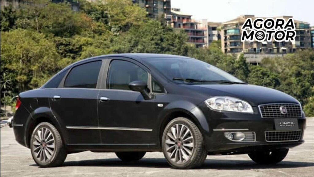 Foto de um Linea 2012 preto