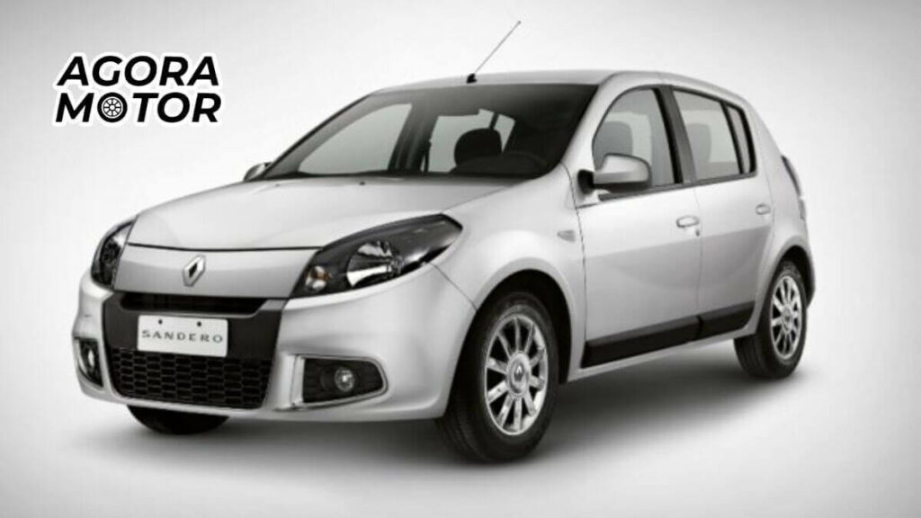 Foto de um Sandero 2009 branco