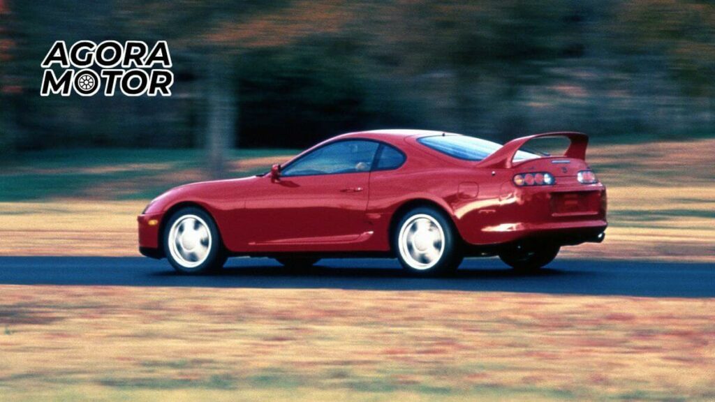 Foto de um Supra 1993 vermelho