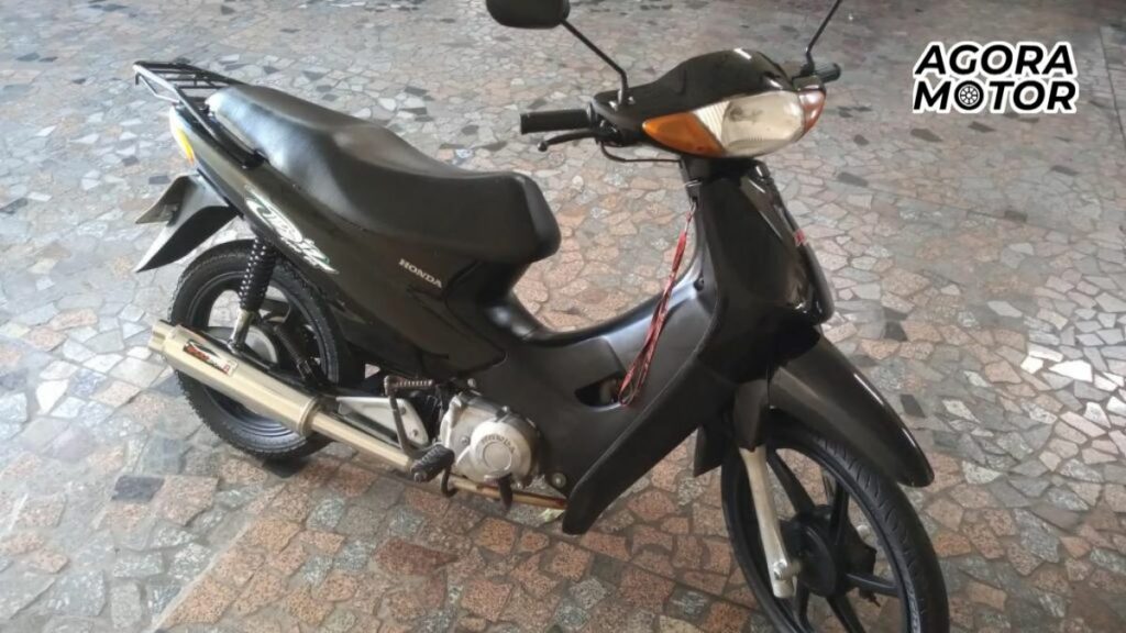 Foto de uma Biz 2000