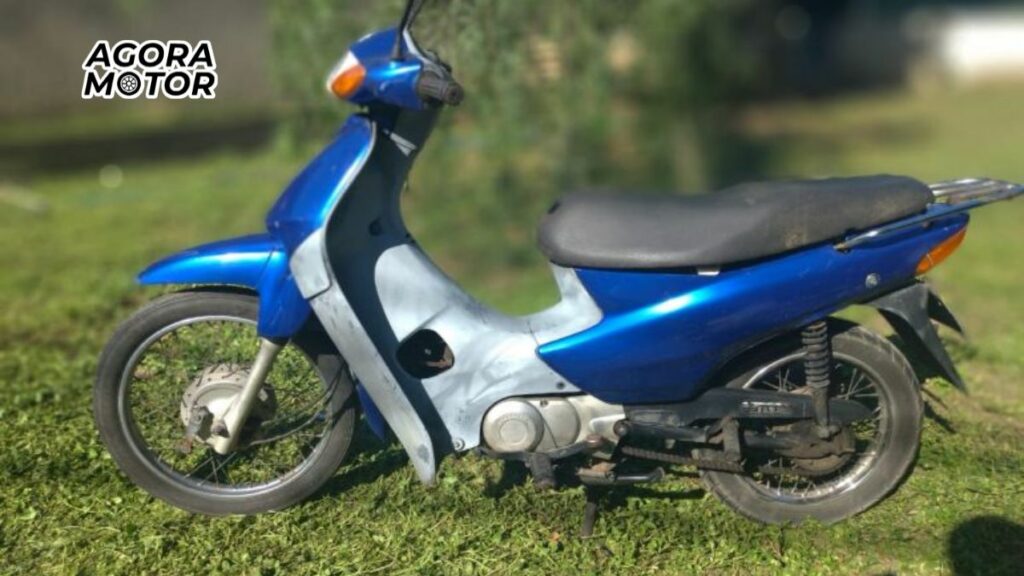 foto de uma biz 2001