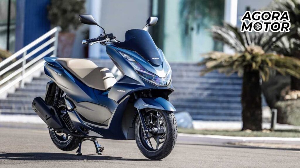 foto de um pcx 2023