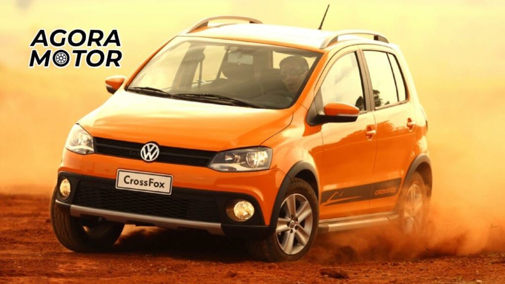 Foto de um Crossfox 2010 laranja