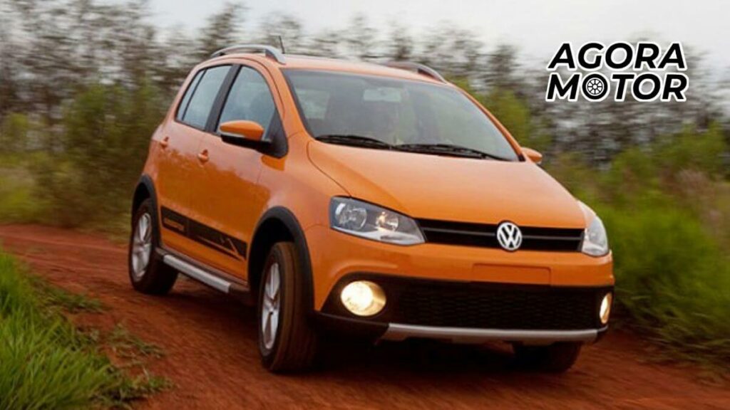 Foto de um Crossfox 2012 laranja