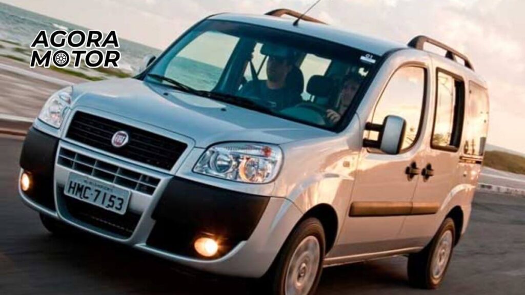 Foto de uma Doblo 2011
