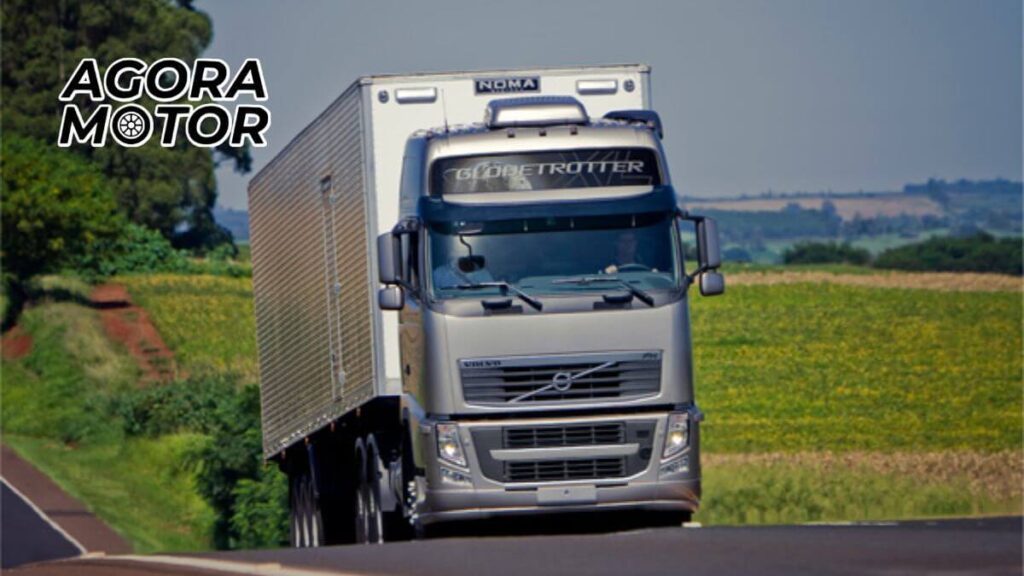 Foto de um FH 440 2011 cinza