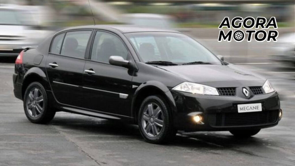 Foto de um Megane 2010 preto