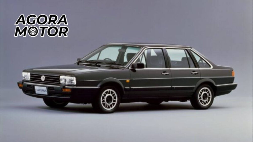 Foto de um Santana 1989 preto