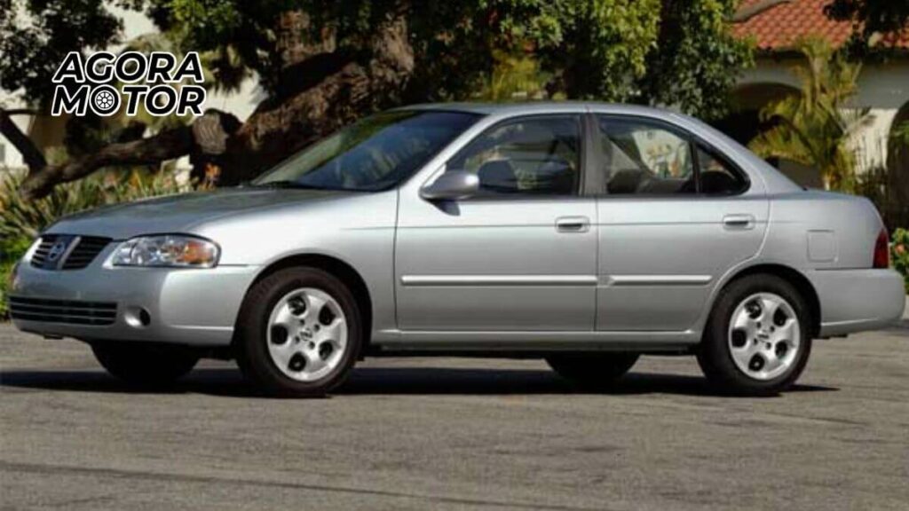 Foto de um Sentra 2007 cinza