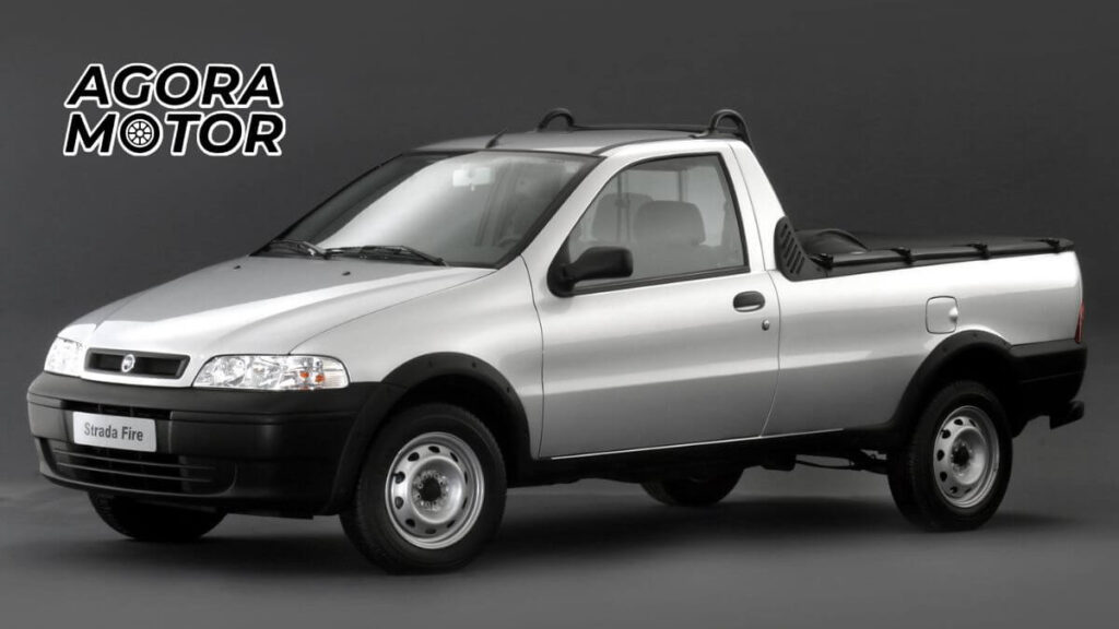 Foto de uma Strada 2001 cinza