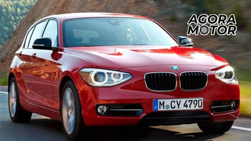 Foto de um 120i 2008 vermelho