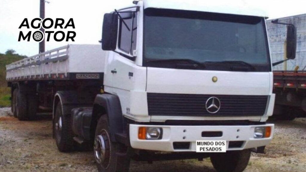 Foto de um Mercedes 1721 1998 branco