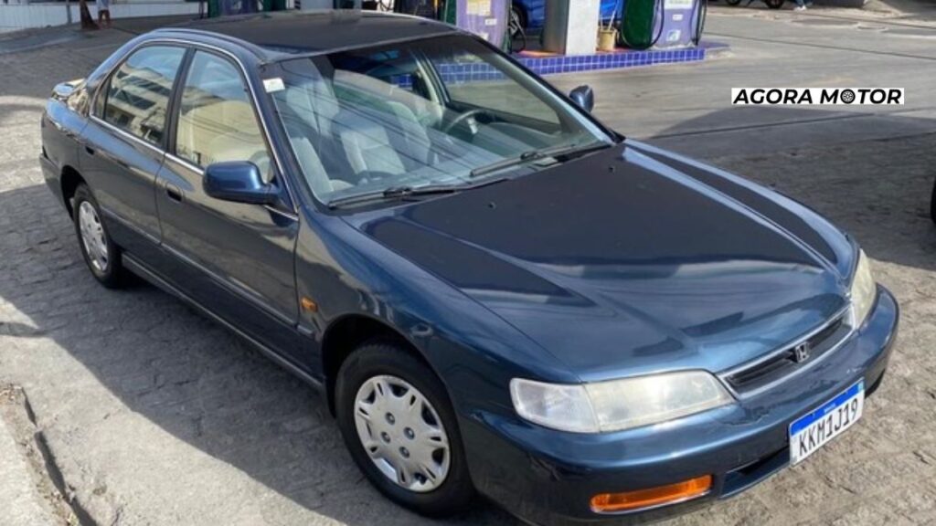 Foto de um Accord 1997 verde