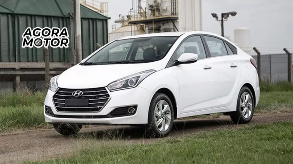 Foto de um HB20S 2016 branco