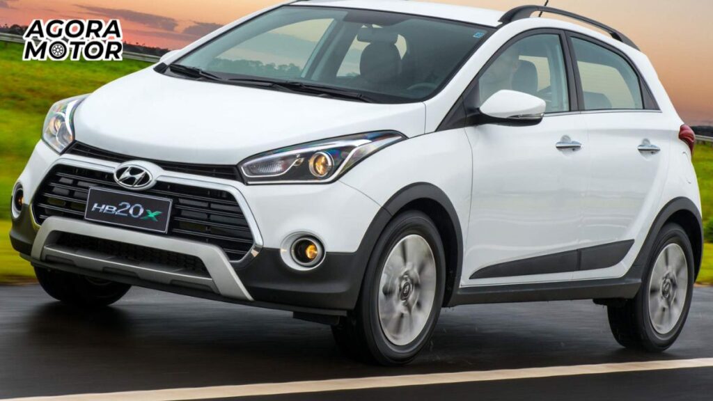 Foto de um HB20X 2016 branco