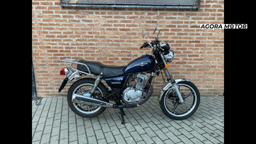 Foto de uma Intruder 2013 azul