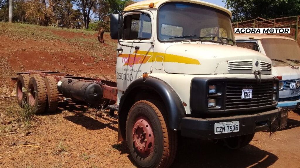 Foto de um L-2220 1991 branco