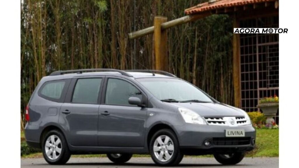 Foto de um Livina 2012