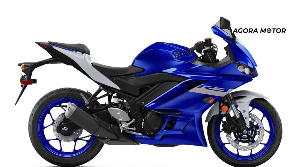 Foto de um R3 2021 azul