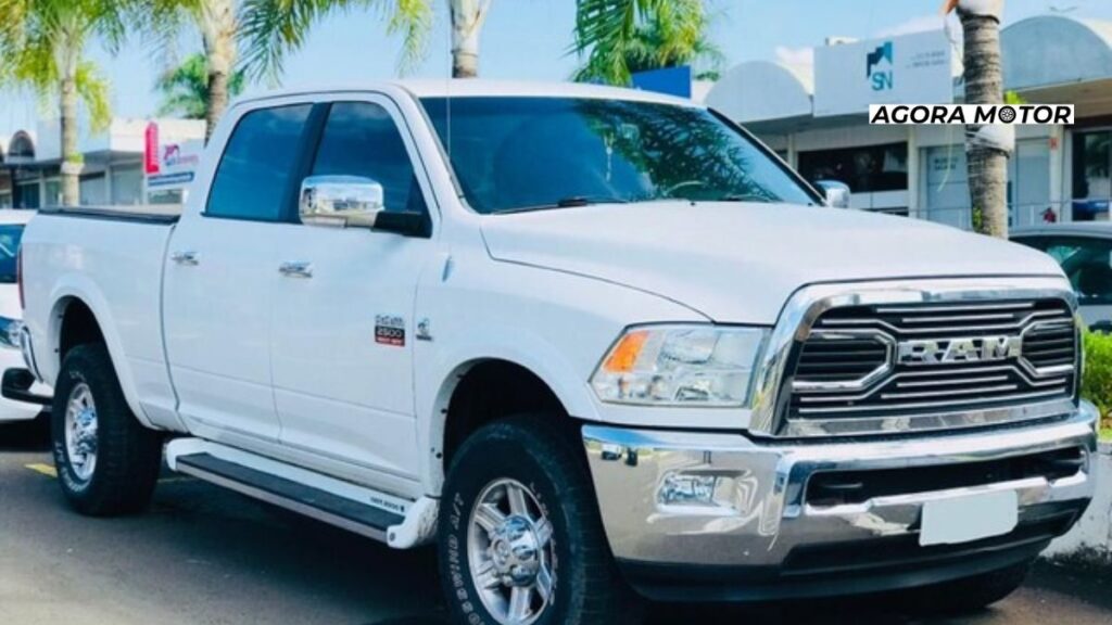 Foto de uma Ram 2012 branco