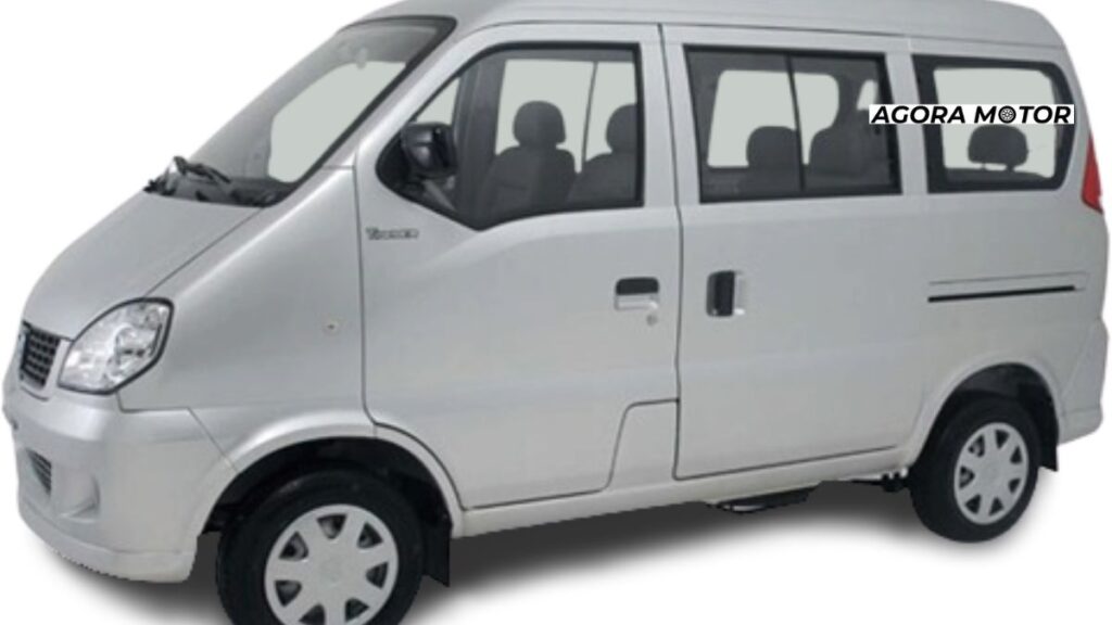 Foto de uma Towner 2007 branca