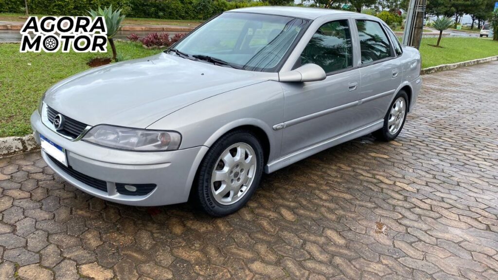 Foto de um Vectra 2003