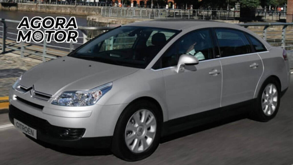 Foto de um C4 Pallas 2008 cinza